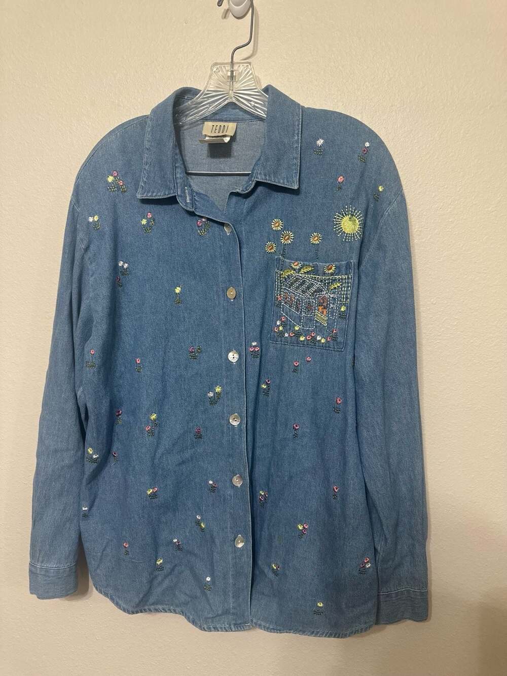 VTG Teddi Chambray Denim Button-up Shirt Embroidered Floral Cottagecore Medium